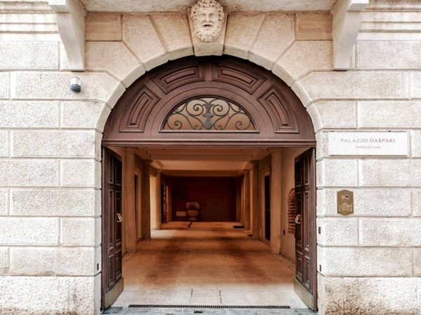 appartamento in vendita a Verona in zona Centro Storico