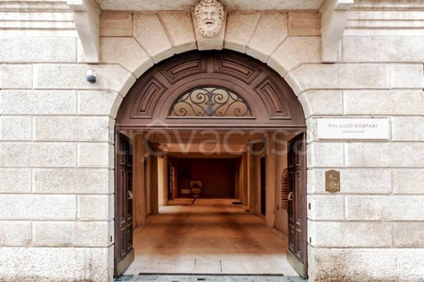 appartamento in vendita a Verona in zona Centro Storico