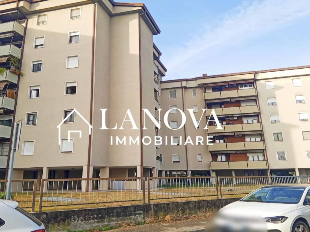 appartamento in vendita a Verona in zona Golosine