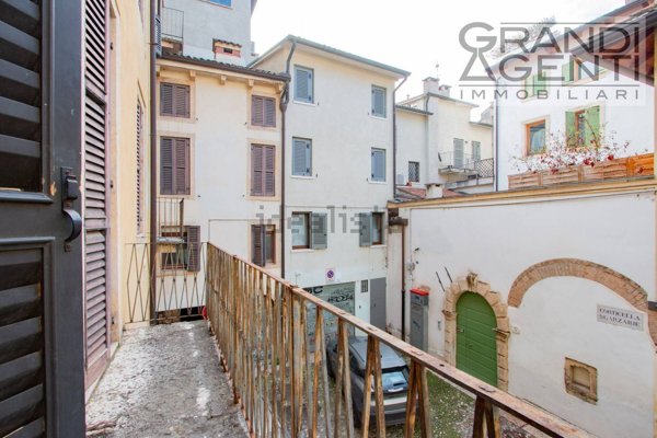appartamento in vendita a Verona in zona Centro Storico