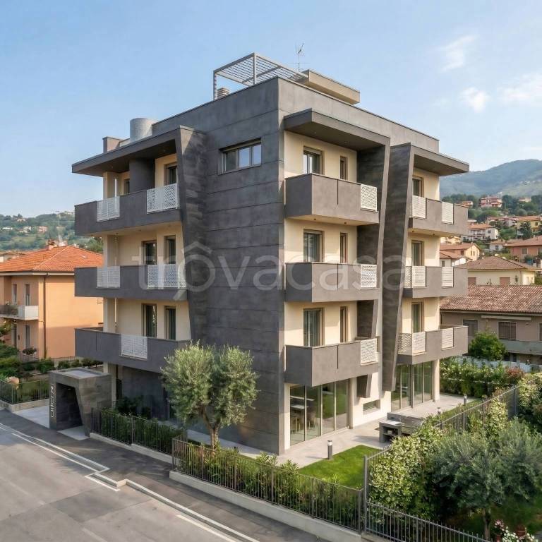 appartamento in vendita a Verona in zona Valdonega