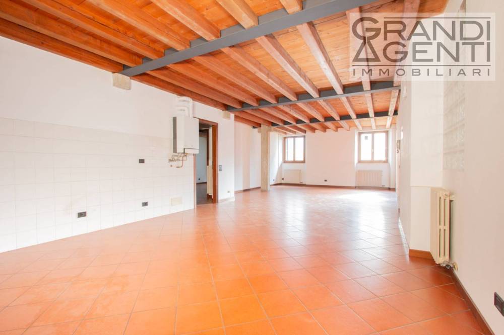 appartamento in vendita a Verona in zona Centro Storico