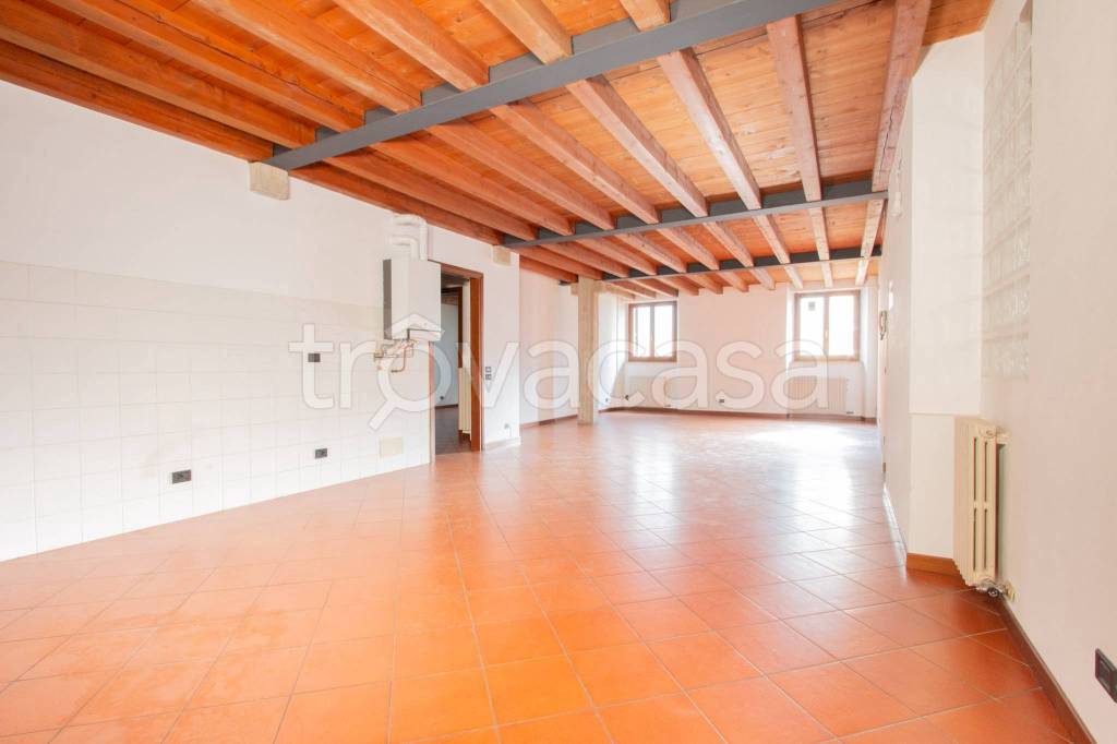 appartamento in vendita a Verona in zona Centro Storico
