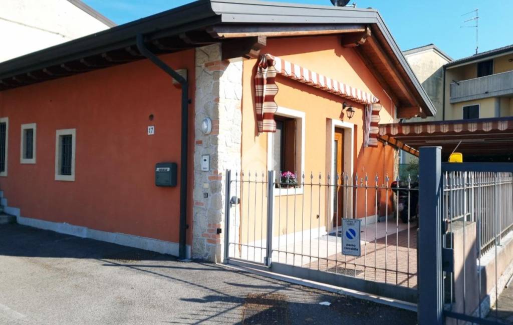 casa indipendente in vendita a Verona in zona San Massimo all'Adige