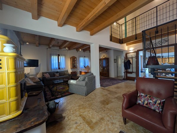 casa indipendente in vendita a Verona in zona Quinzano