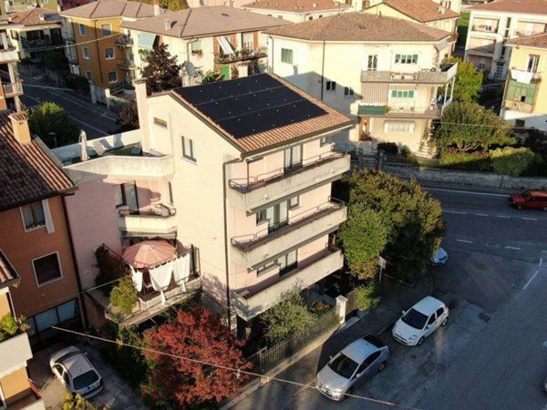 casa indipendente in vendita a Verona in zona Quinzano