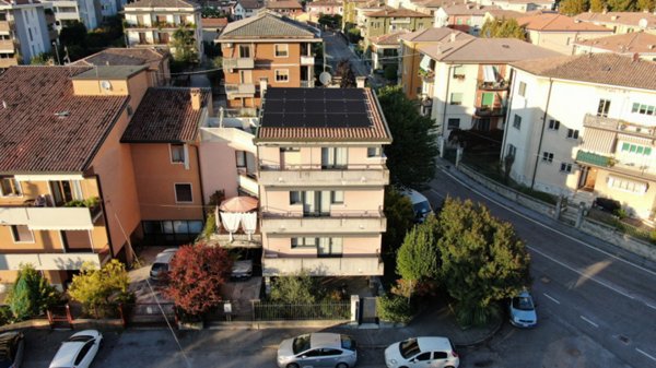 casa indipendente in vendita a Verona in zona Quinzano