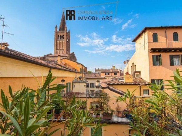 appartamento in vendita a Verona in zona Centro Storico