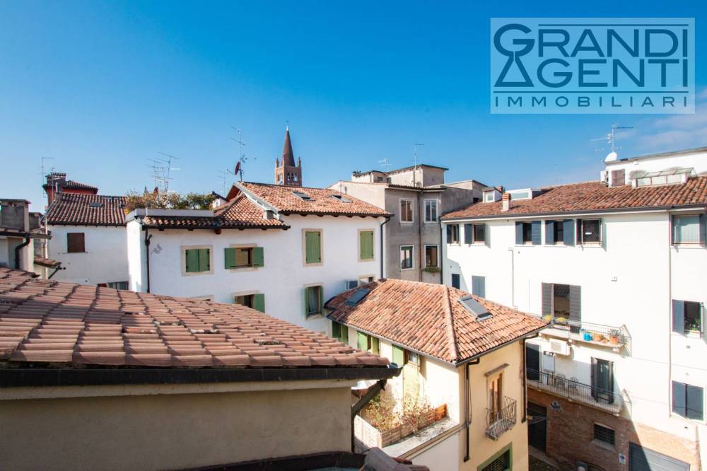 appartamento in vendita a Verona in zona Centro Storico