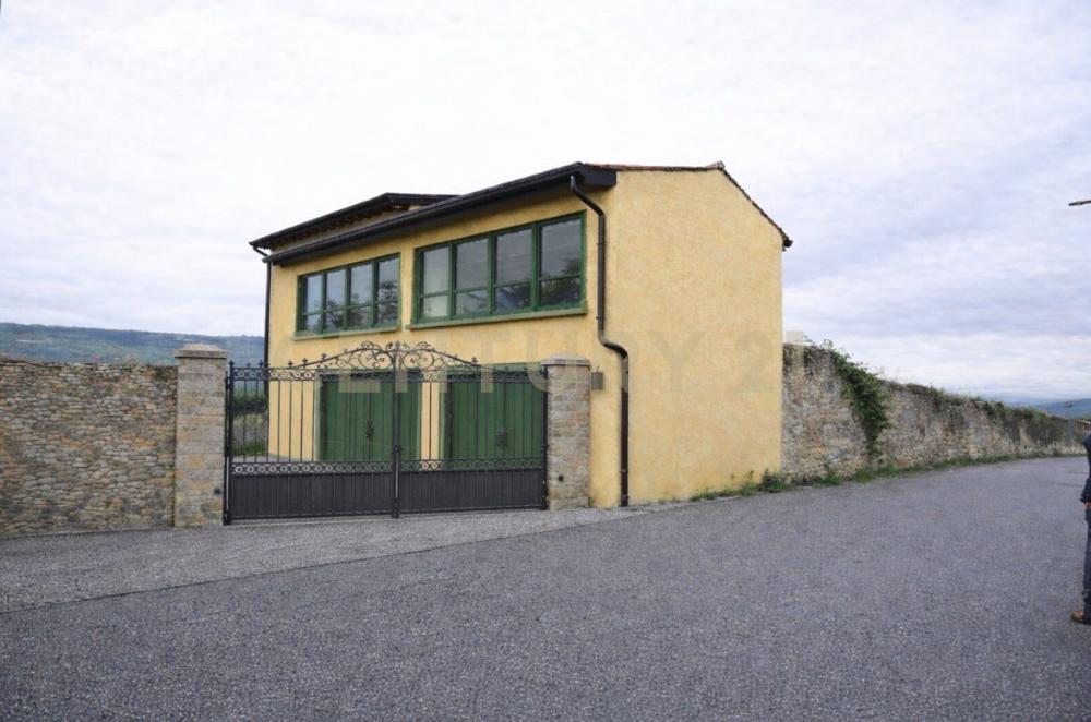 casa indipendente in vendita a Verona in zona Centro Storico