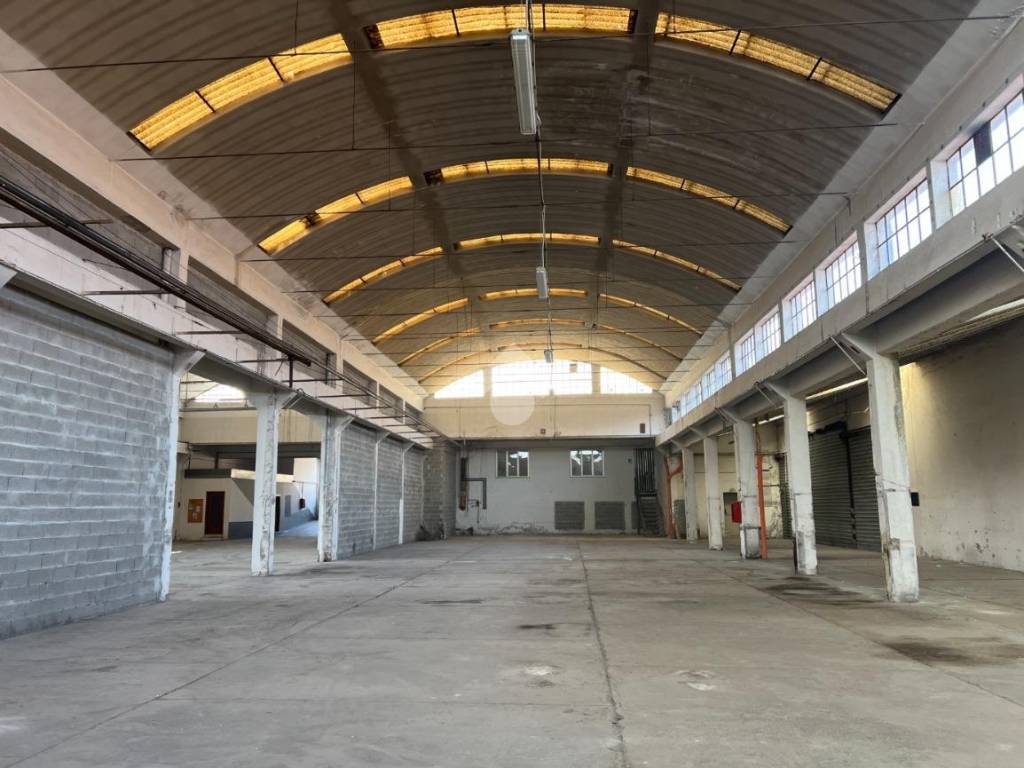 locale commerciale in vendita a Verona