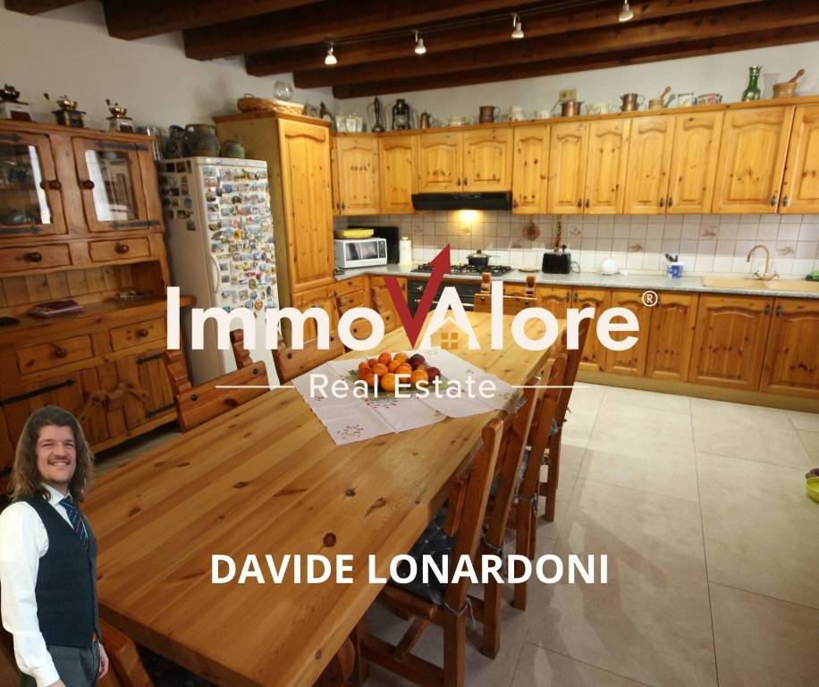 appartamento in vendita a Verona in zona Centro Storico