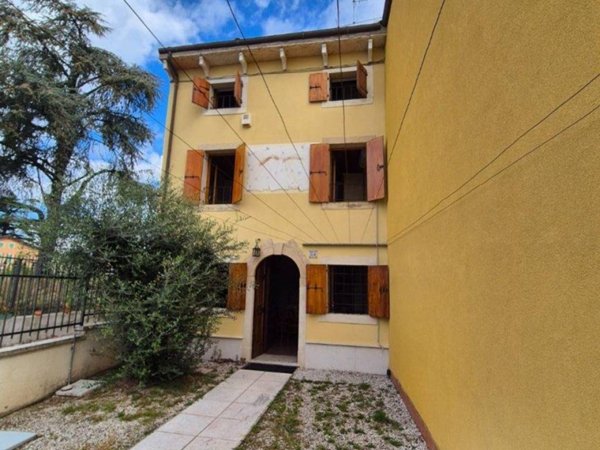 casa indipendente in vendita a Verona in zona Borgo Milano