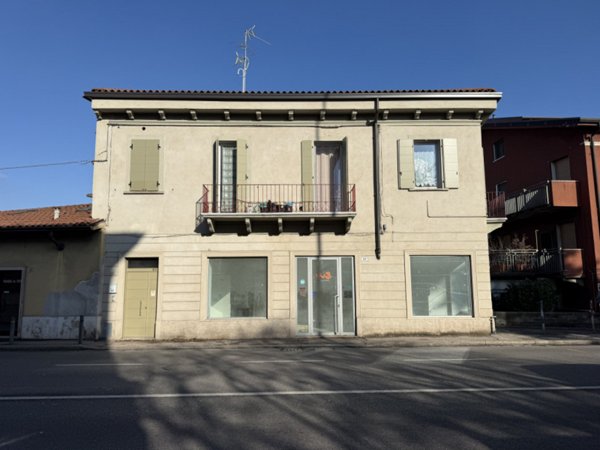 appartamento in vendita a Verona in zona Borgo Roma