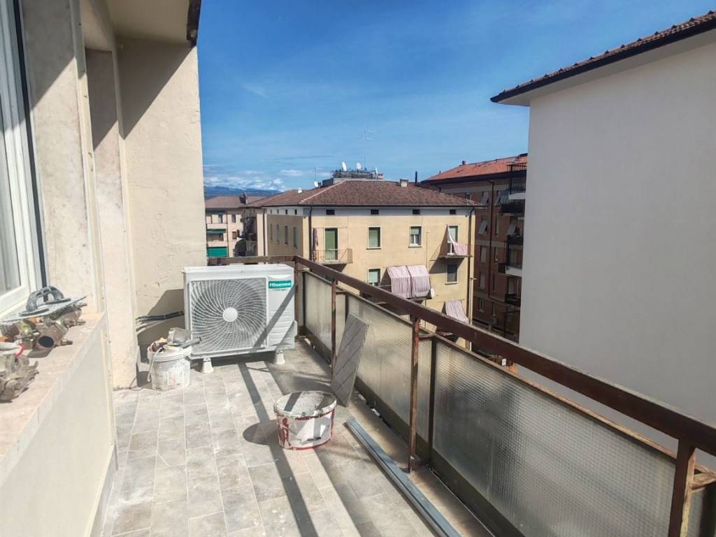 appartamento in vendita a Verona in zona Borgo Roma