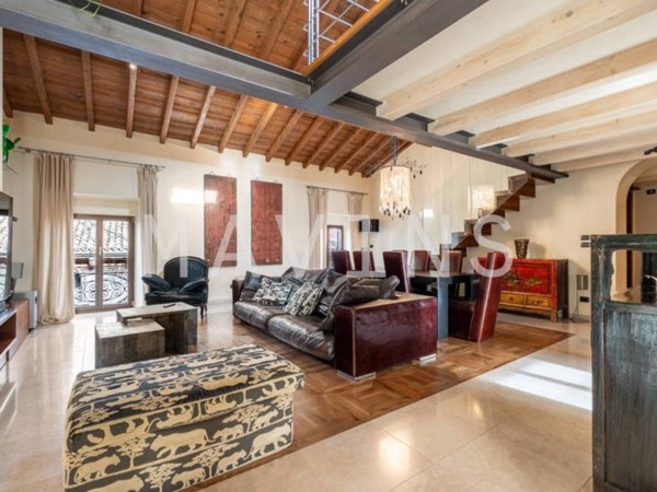 appartamento in vendita a Verona in zona Centro Storico