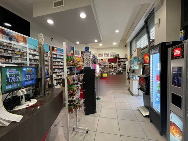 negozio in vendita a Verona in zona Porto Crencano