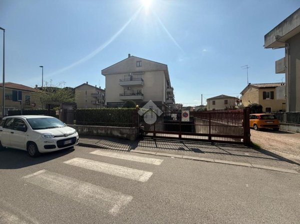 locale di sgombero in vendita a Verona in zona Borgo Milano