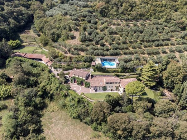 villa in vendita a Verona in zona Centro Storico