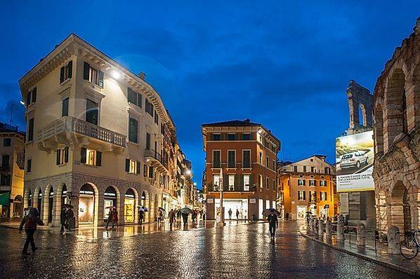intera palazzina in vendita a Verona in zona Centro Storico