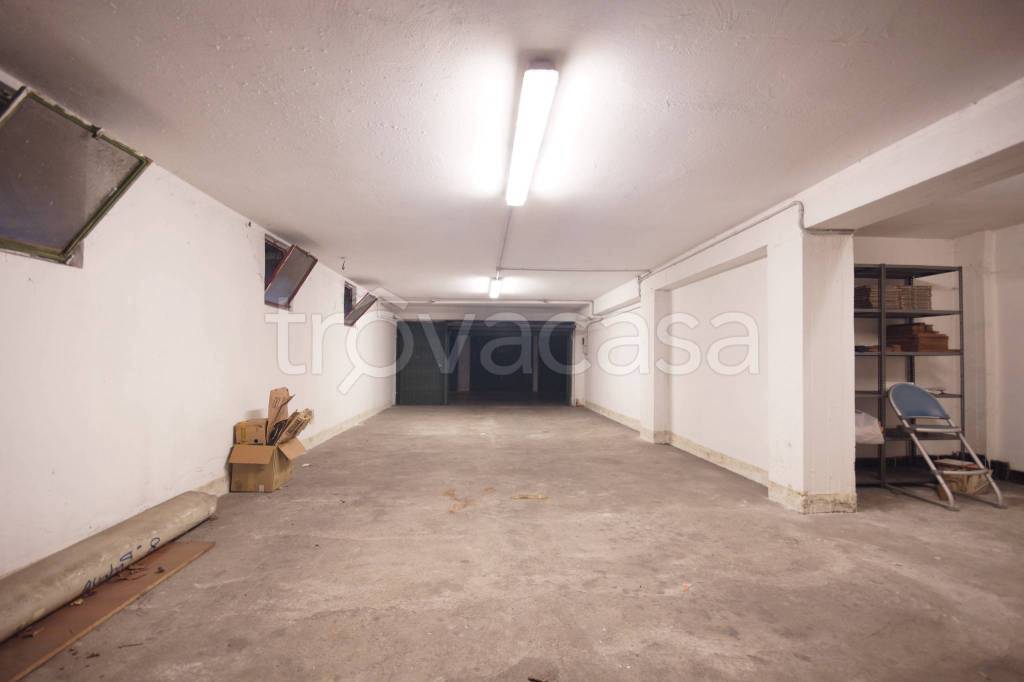 locale commerciale in vendita a Verona