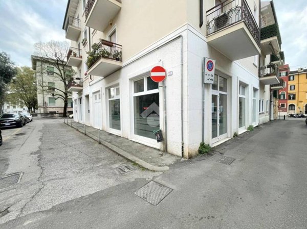 negozio in vendita a Verona in zona Veronetta