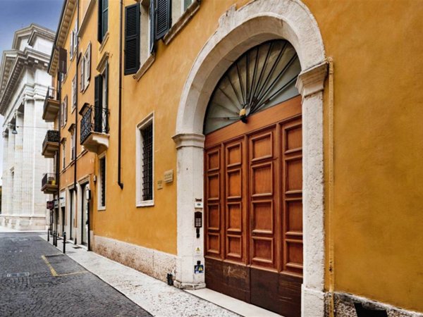 appartamento in vendita a Verona in zona Centro Storico