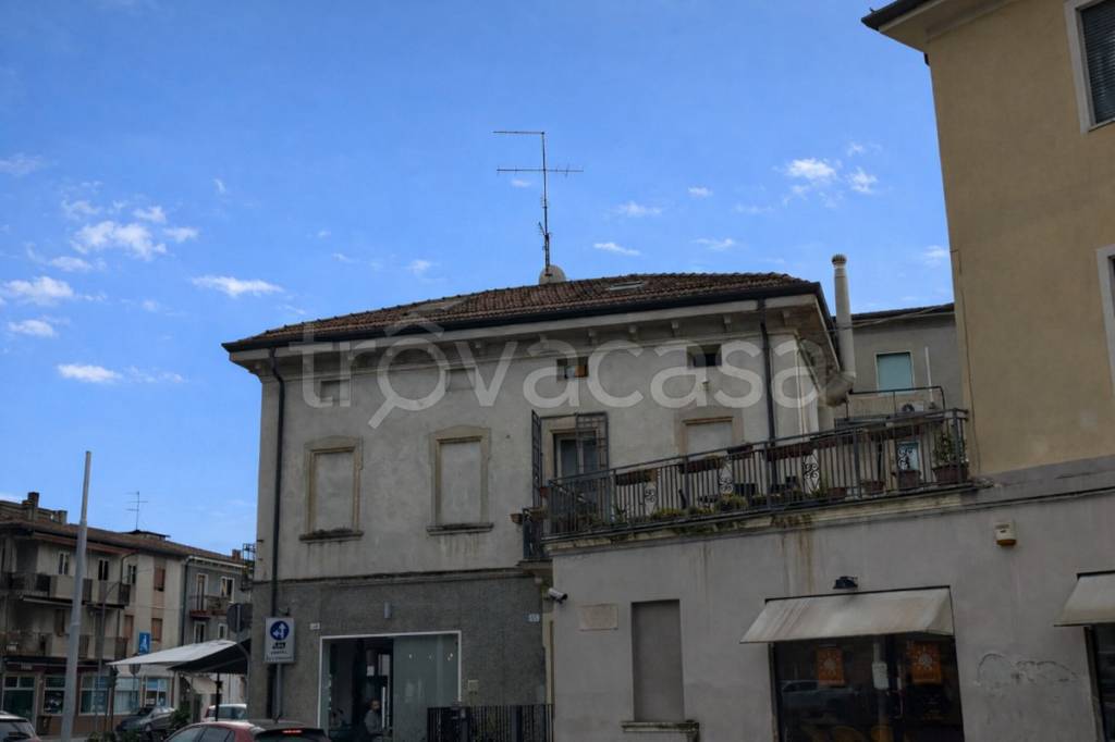 casa indipendente in vendita a Verona in zona Borgo Roma