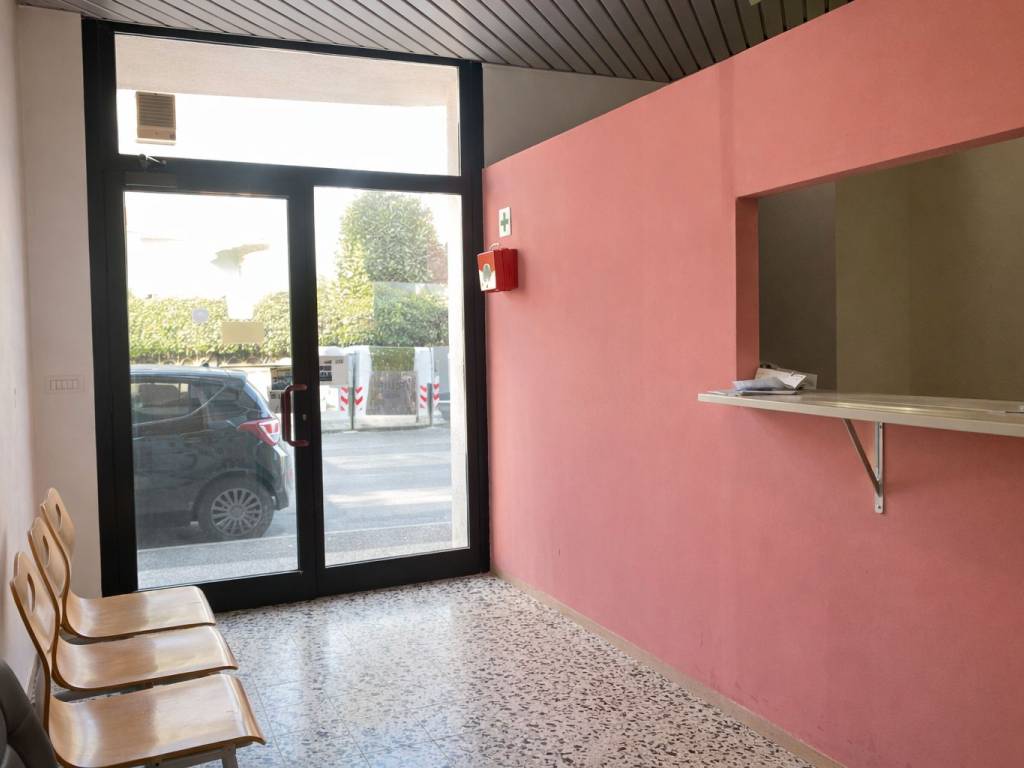 negozio in vendita a Verona in zona Golosine