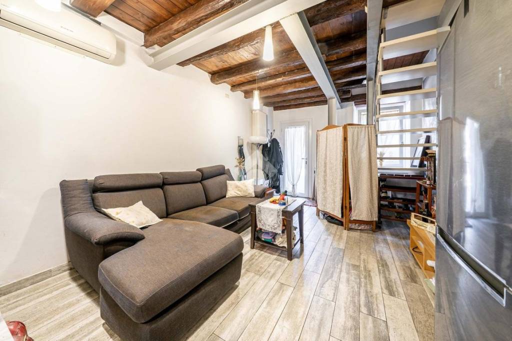 casa indipendente in vendita a Verona in zona Borgo Roma
