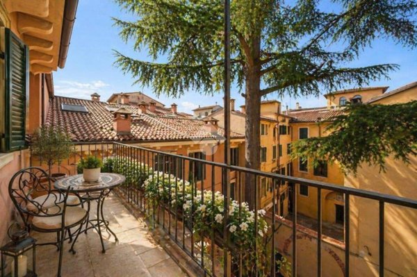 appartamento in vendita a Verona in zona Centro Storico