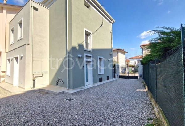 appartamento in vendita a Verona in zona Borgo Venezia / Borgo Trieste
