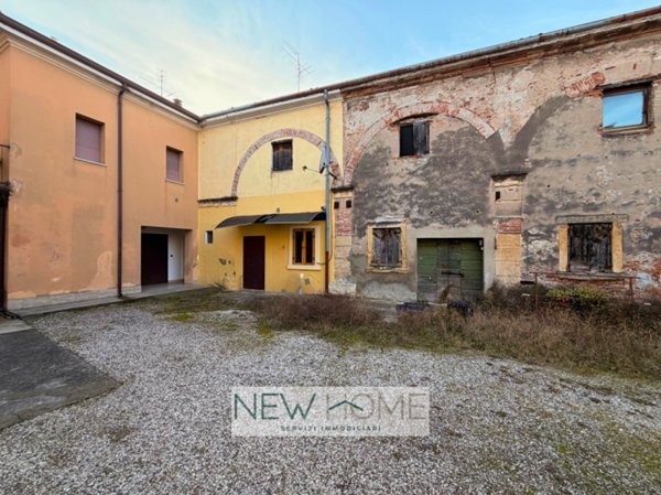 casa indipendente in vendita a Verona in zona Borgo Roma