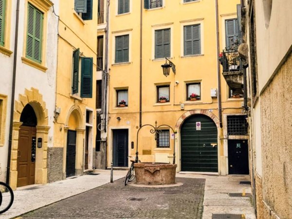 appartamento in vendita a Verona in zona Centro Storico