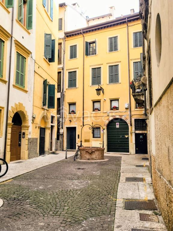 appartamento in vendita a Verona in zona Centro Storico