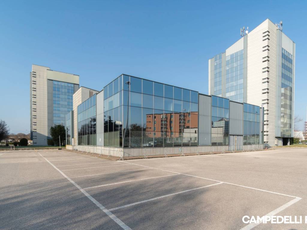 ufficio in vendita a Verona in zona Santa Lucia