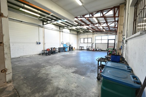 capannone in vendita a Verona