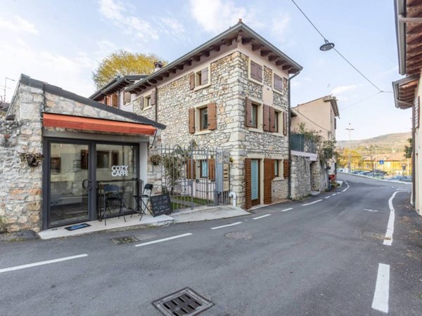 casa indipendente in vendita a Verona