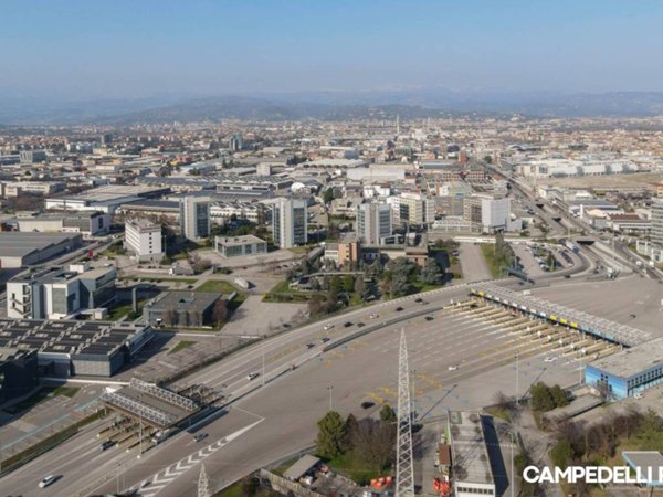 ufficio in vendita a Verona in zona Santa Lucia