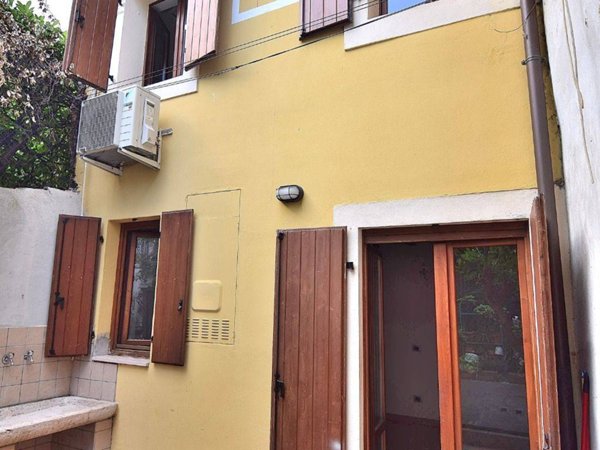 casa indipendente in vendita a Verona in zona Veronetta