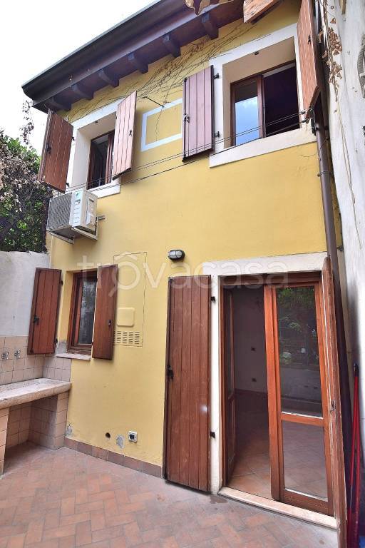 casa indipendente in vendita a Verona in zona Veronetta