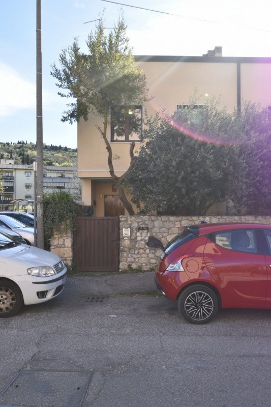 casa indipendente in vendita a Verona in zona Avesa
