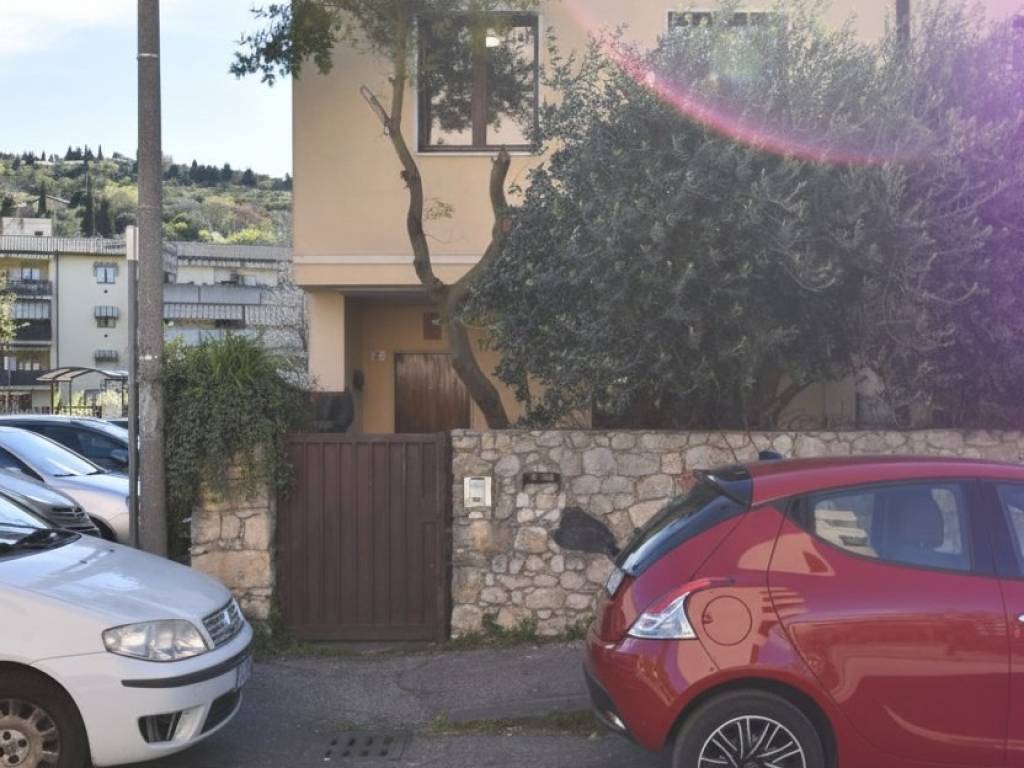 casa indipendente in vendita a Verona in zona Avesa
