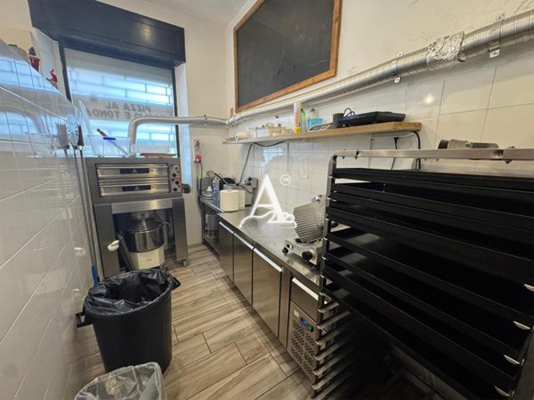 locale commerciale in vendita a Verona