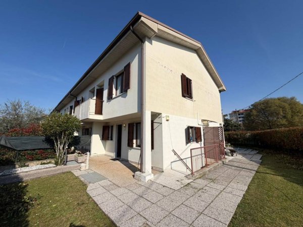 casa indipendente in vendita a Verona in zona Porto Crencano