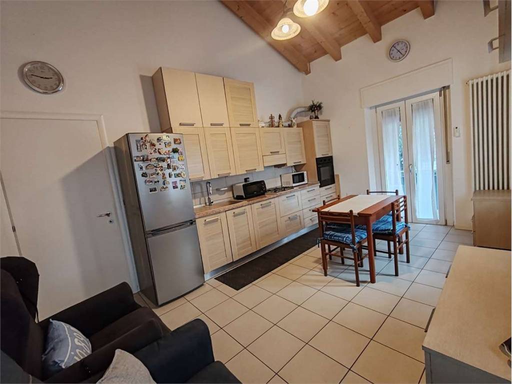 appartamento in vendita a Verona in zona Cadidavid