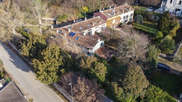 casa indipendente in vendita a Verona in zona Centro Storico