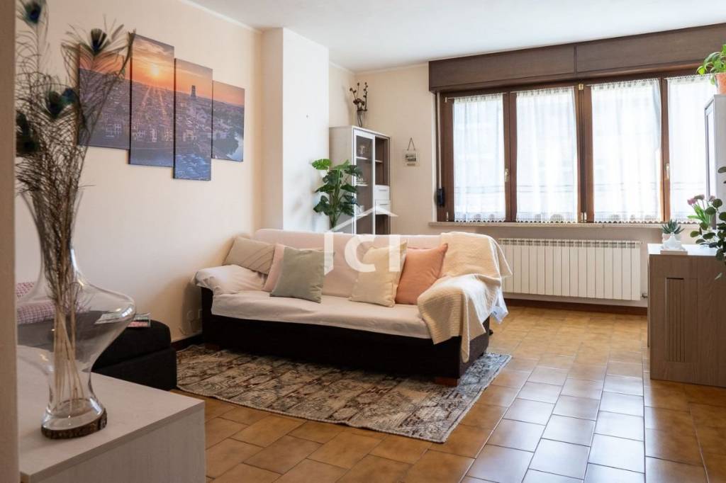 appartamento in vendita a Verona in zona Valdonega