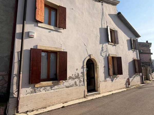 casa indipendente in vendita a Verona in zona Valdonega