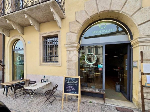 negozio in vendita a Verona in zona Centro Storico